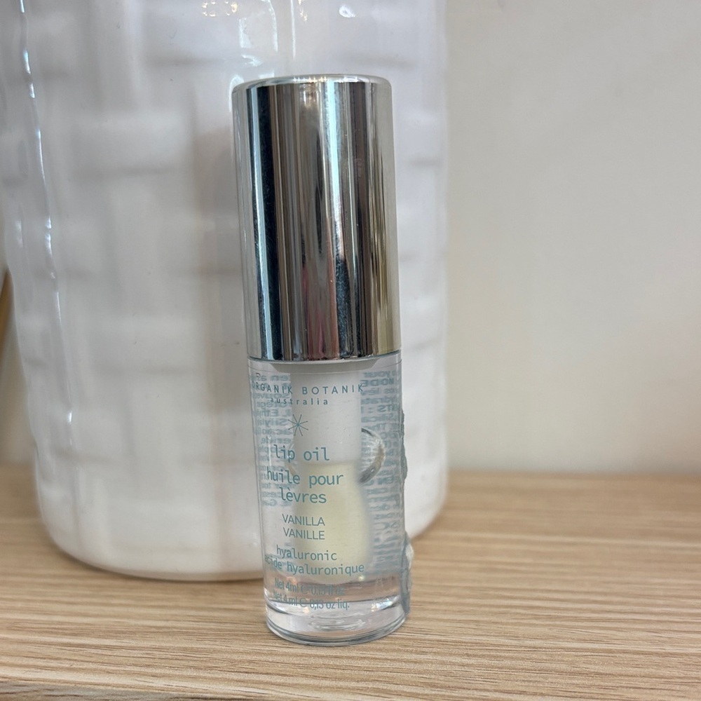 Organik Botanik Australia Lip Oil with Silver Cap